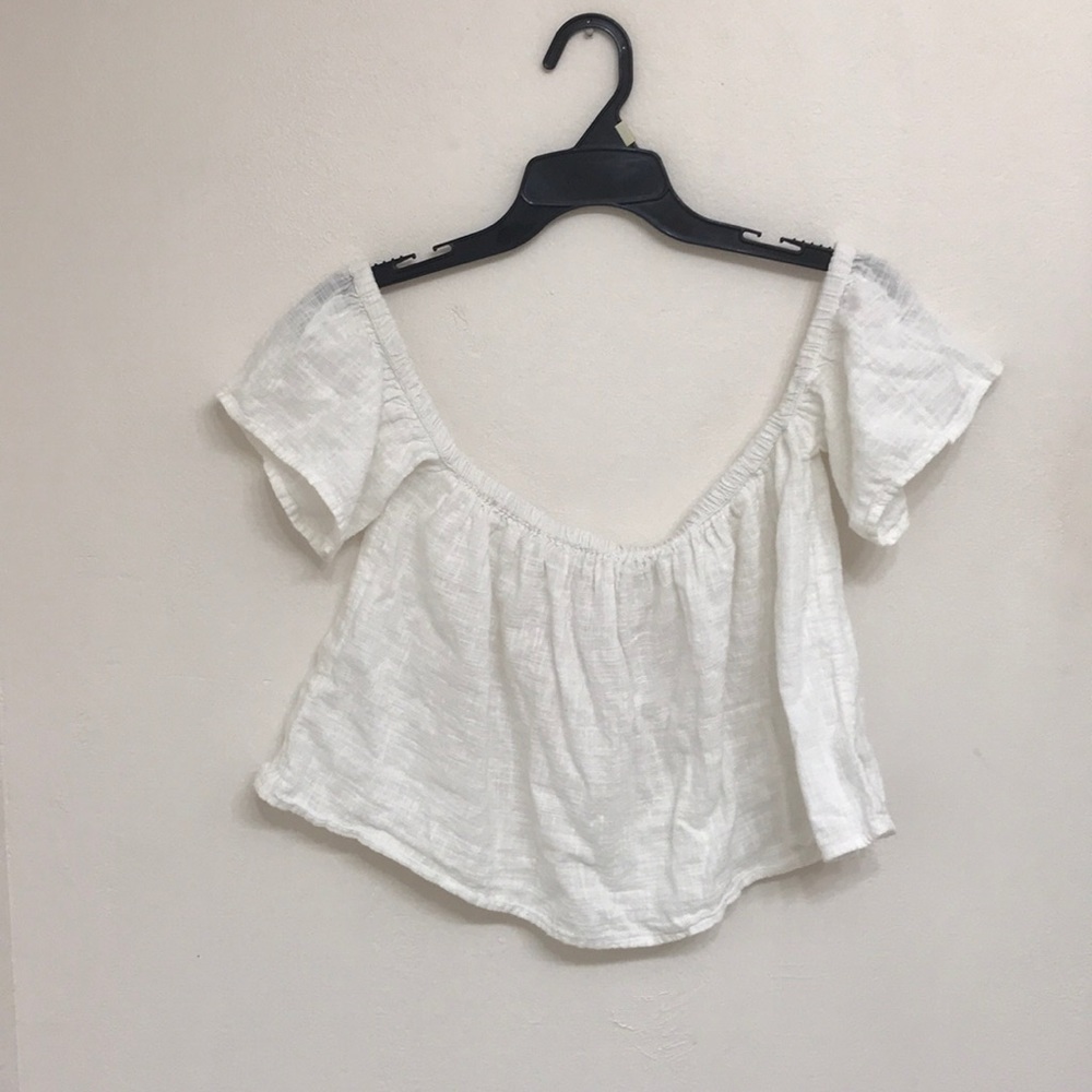 White off the shoulder crop top. Billabong
